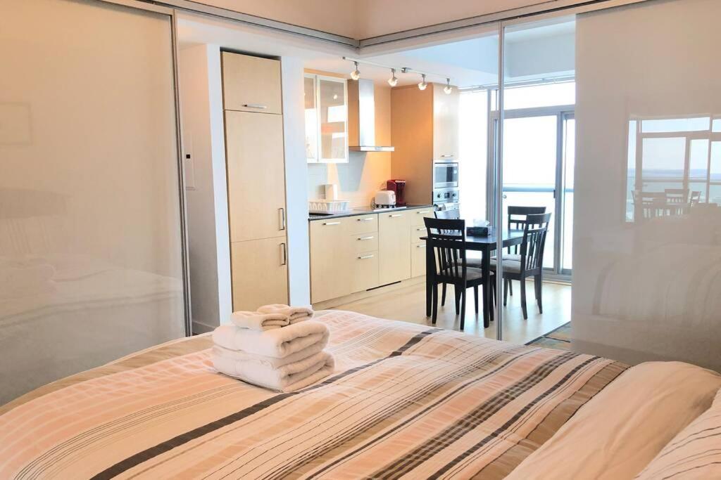 Апартаменты Magnificient View Next Cn Tower/Rogers/Union/Mtcc Торонто Экстерьер фото