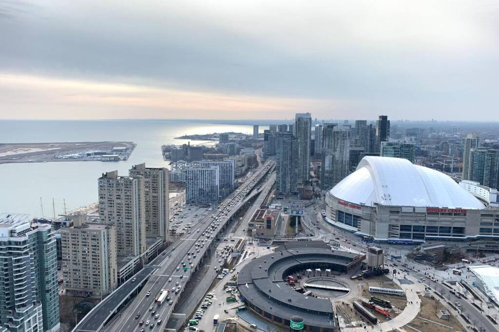 Апартаменты Magnificient View Next Cn Tower/Rogers/Union/Mtcc Торонто Экстерьер фото