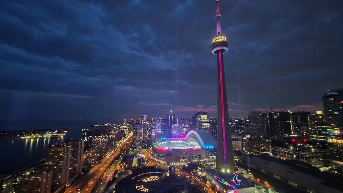 Апартаменты Magnificient View Next Cn Tower/Rogers/Union/Mtcc Торонто Экстерьер фото