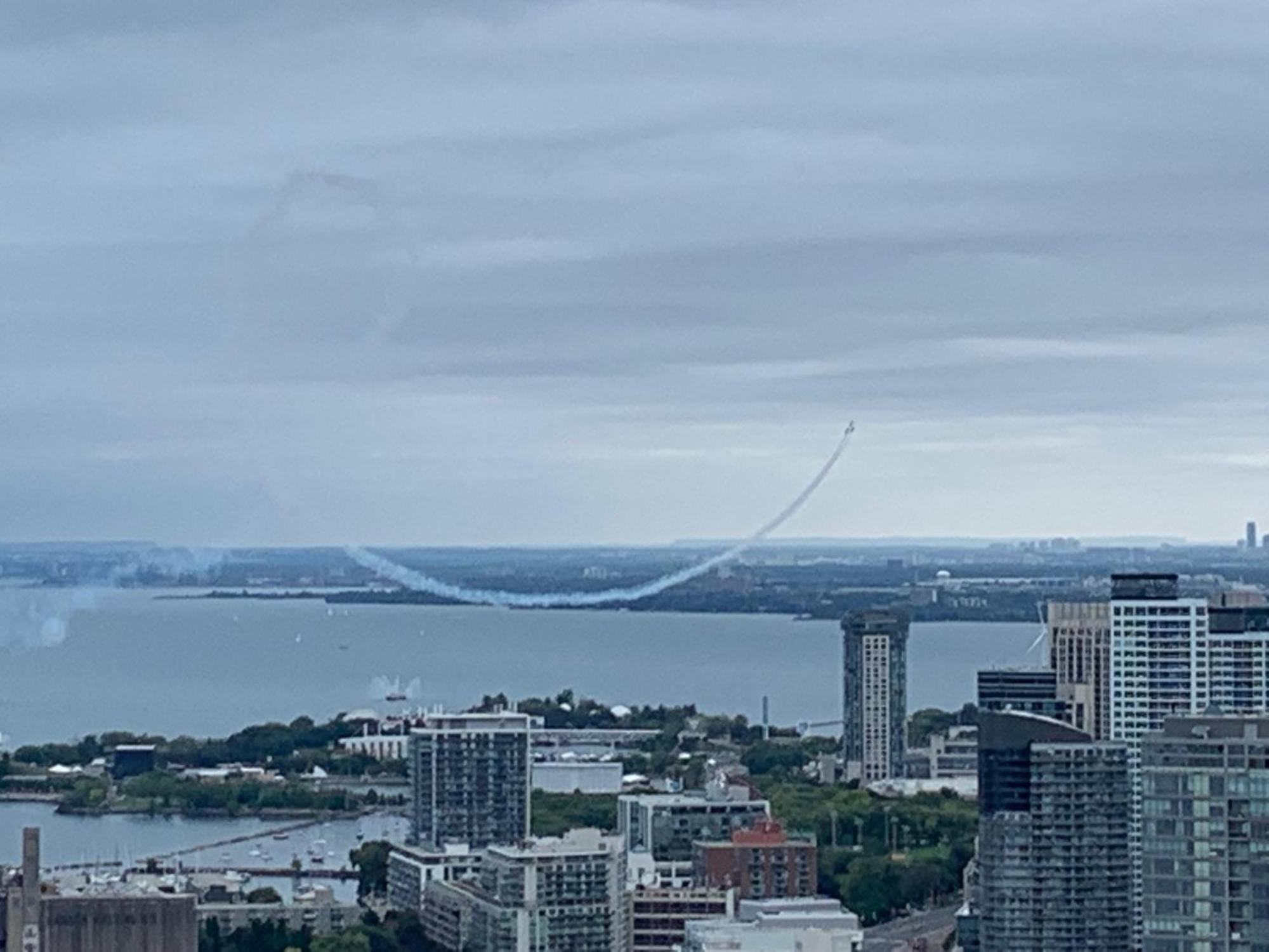 Апартаменты Magnificient View Next Cn Tower/Rogers/Union/Mtcc Торонто Экстерьер фото